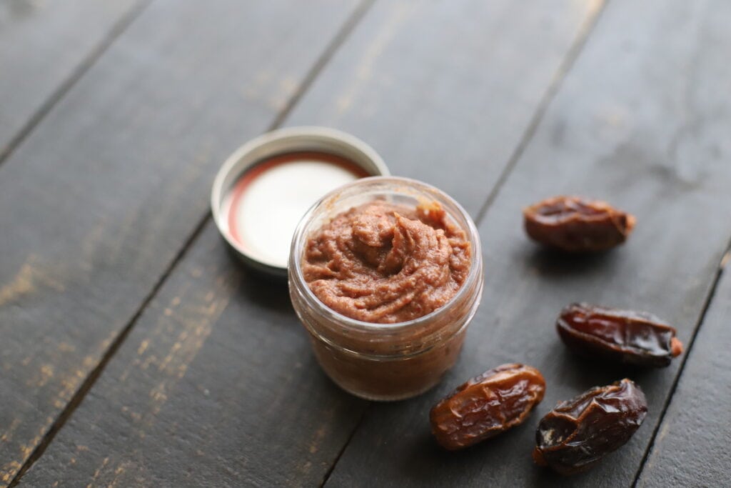 date paste in a jar