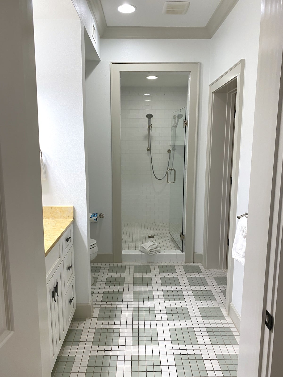 Bathroom at Mainsail Beach Inn.