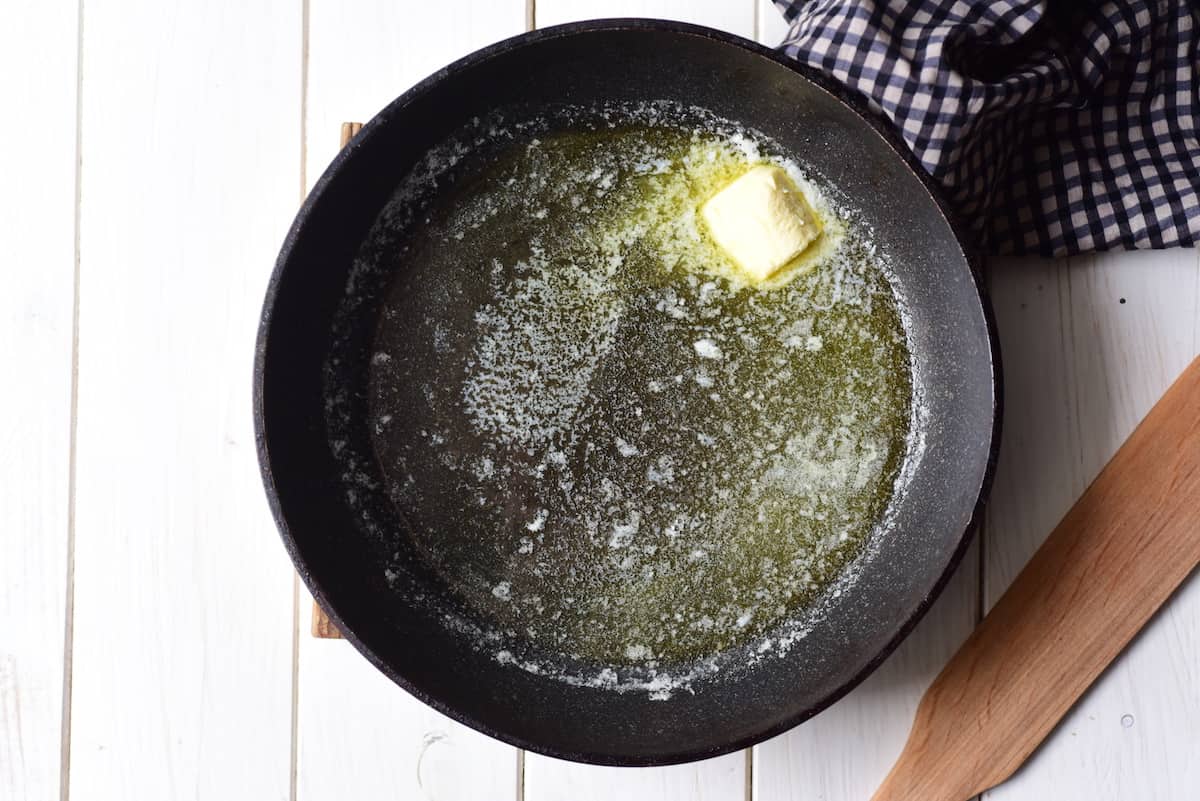 Olive oil and butter in skillet.