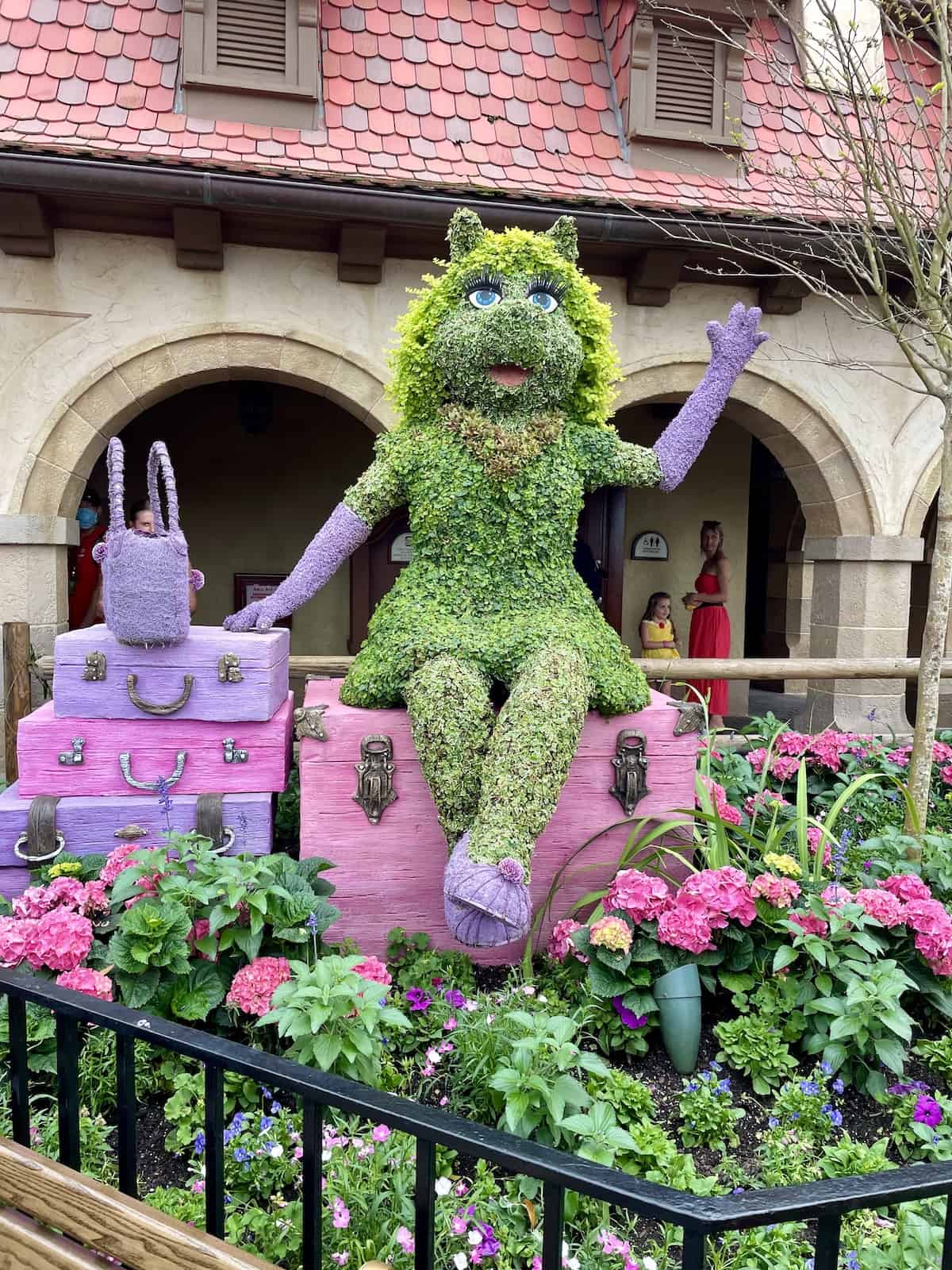Miss Piggy Topiary at EPCOT