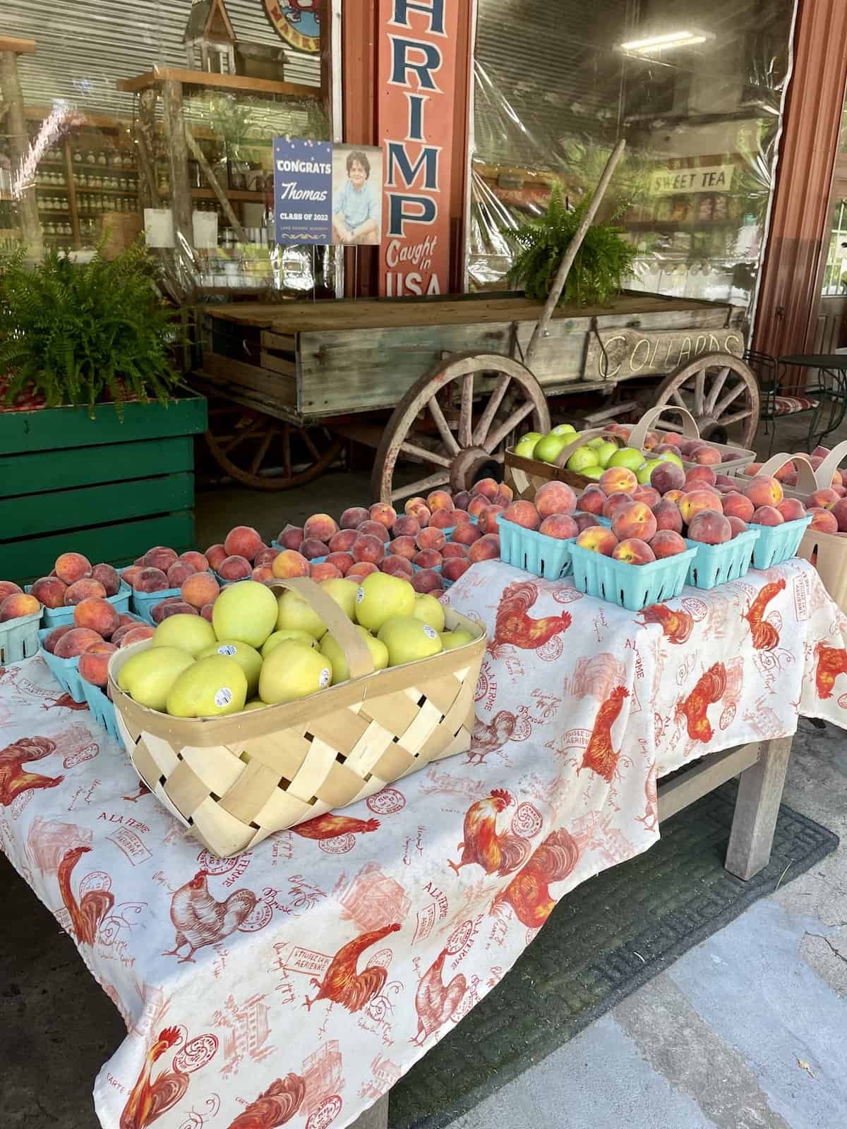 Fruit and vegetable market.