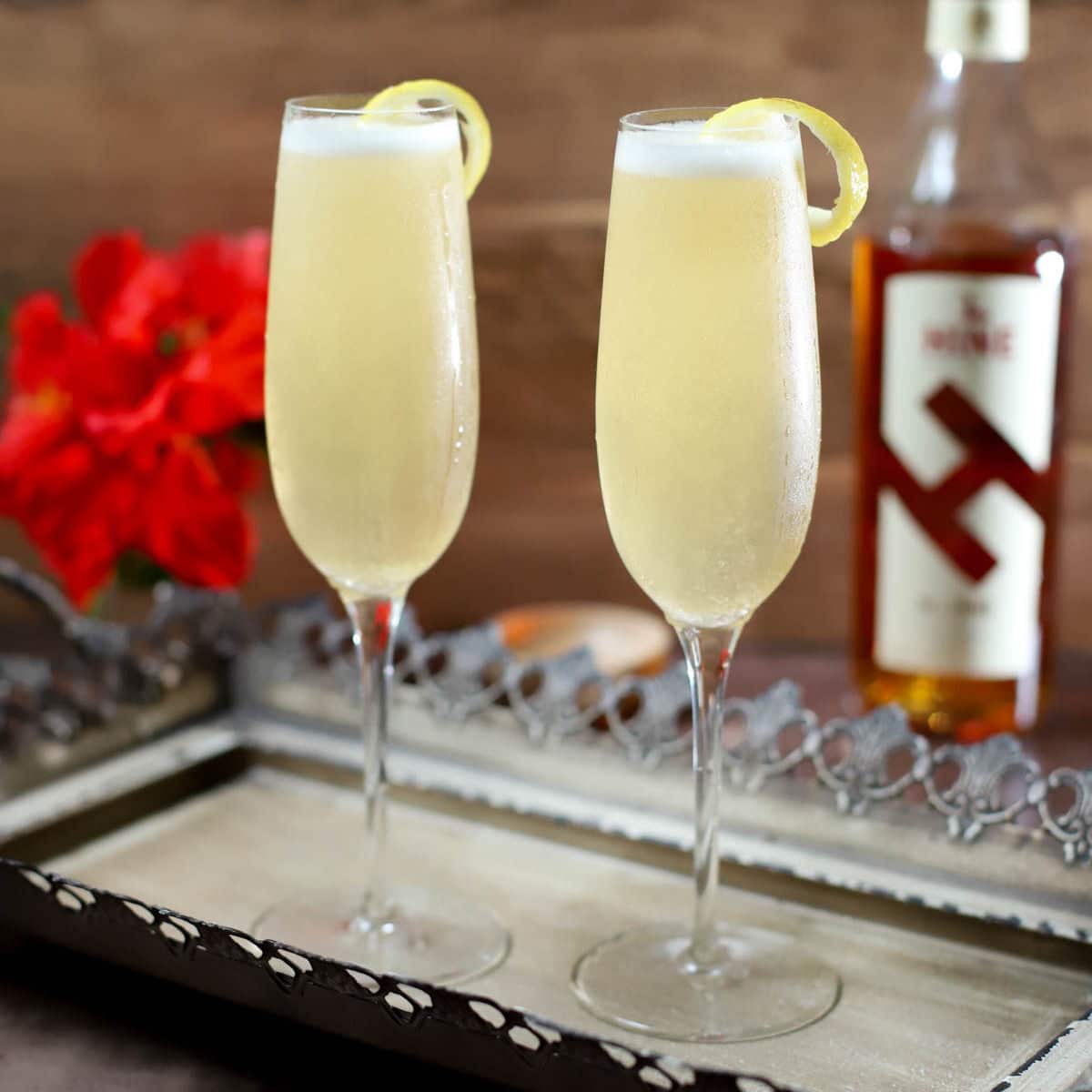 Classic French 75 Cocktail