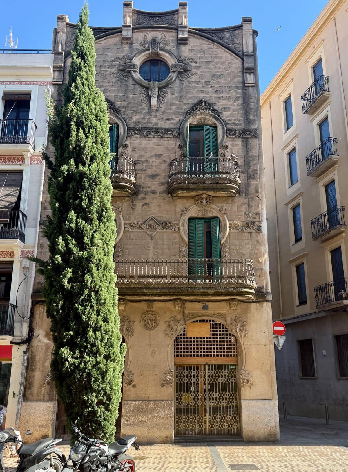 Home on the Modernist architecture tour in Reus.